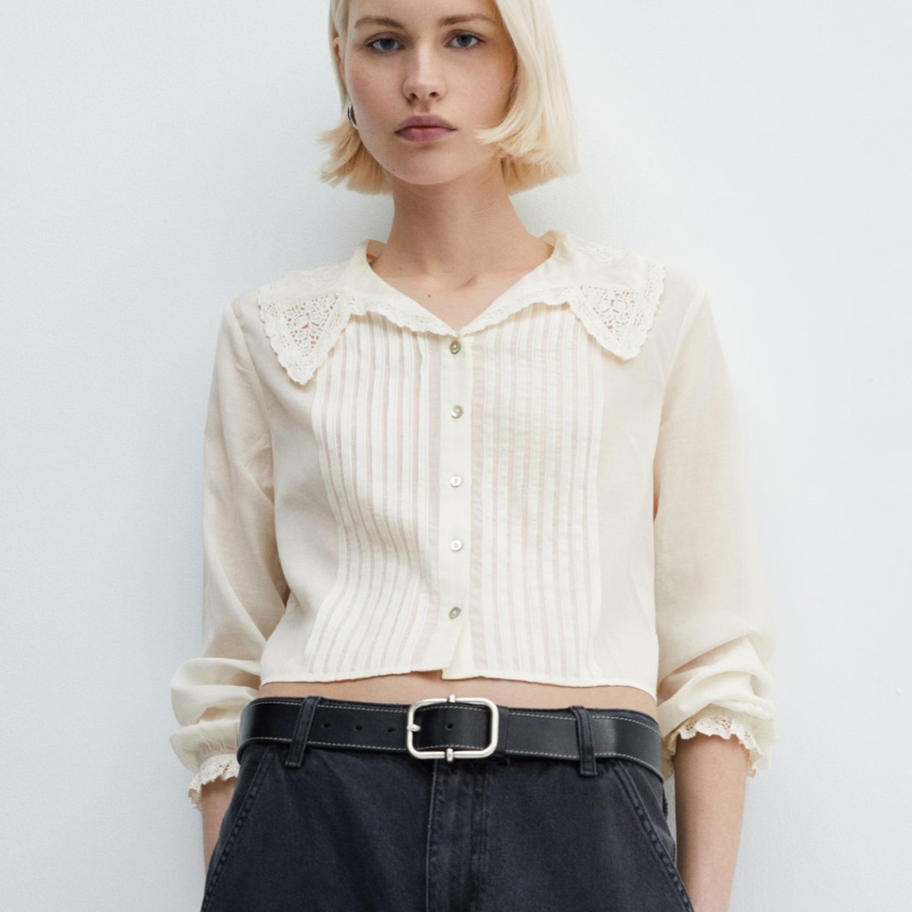 Mango Openwork shirt with collar
Never worn!! 
Originally $50
Size L